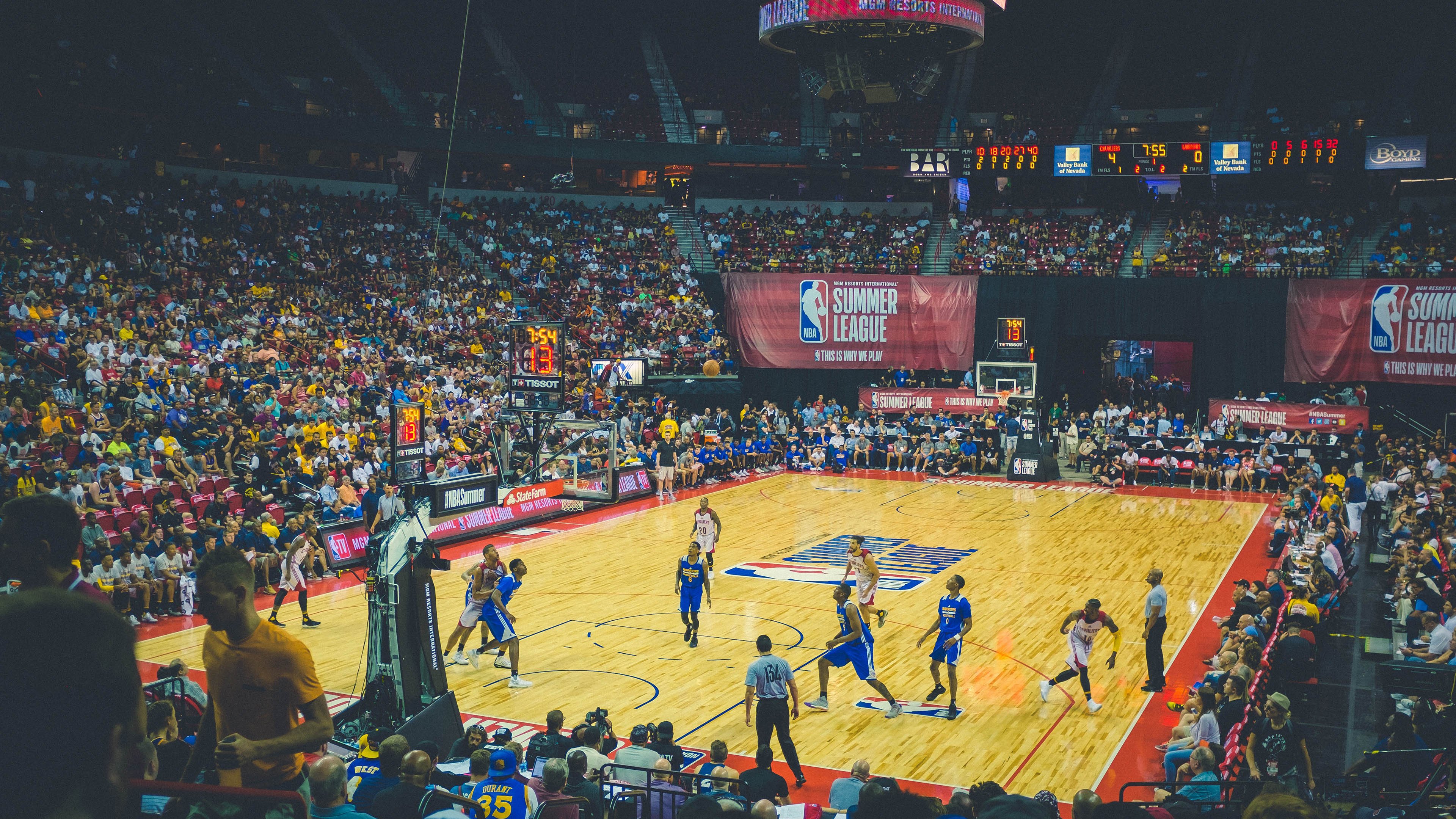 姆巴佩迎来十五赛季高光表现，拜仁球迷沸腾！